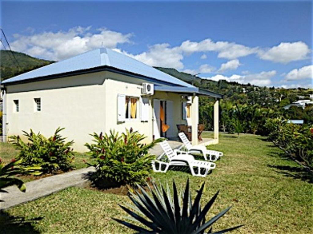 Les Bungalows Du Mont-Auban Sainte-Clotilde Exteriér fotografie
